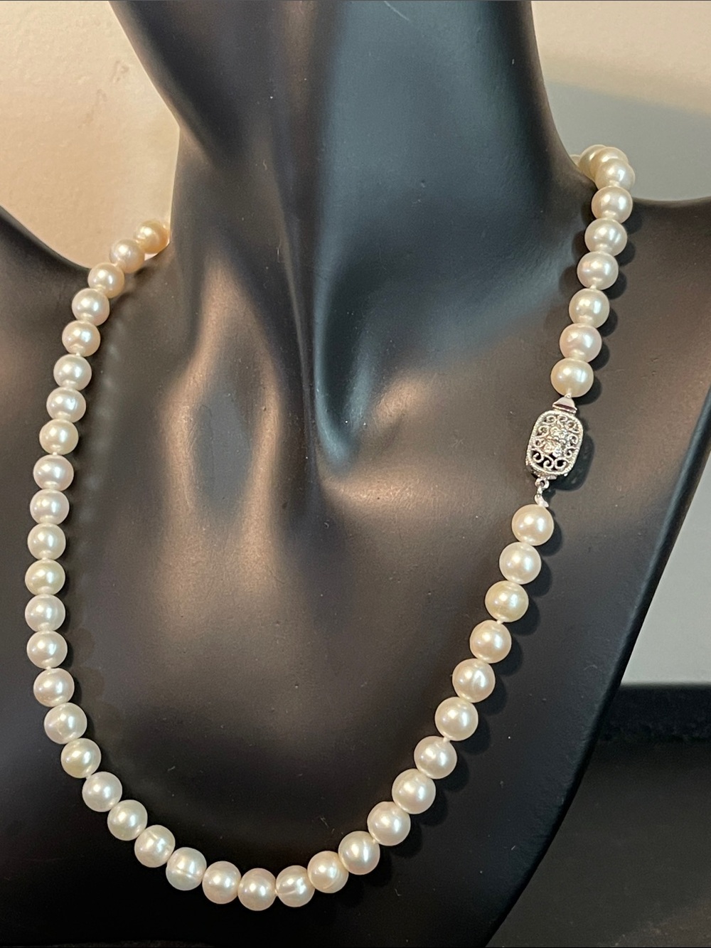 Vintage Cultured Pearl White Gold Plated Box Clasp Necklace